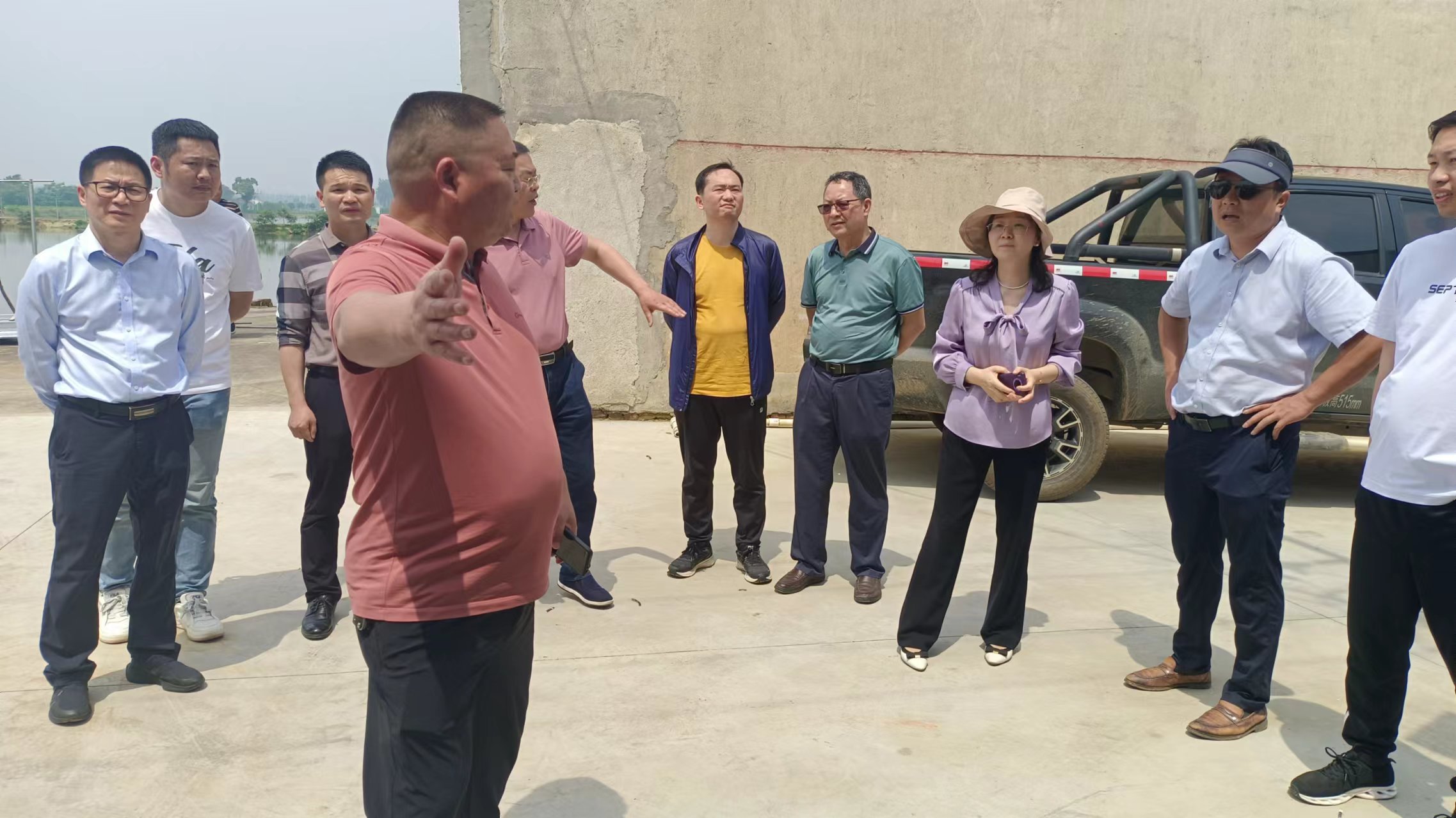 5月8日，岳陽(yáng)市農(nóng)業(yè)科學(xué)院晏云華院長(zhǎng)一行來(lái)時(shí)瑞來(lái)科技集團(tuán)股份有限公司調(diào)研，并交流商討合作事宜！